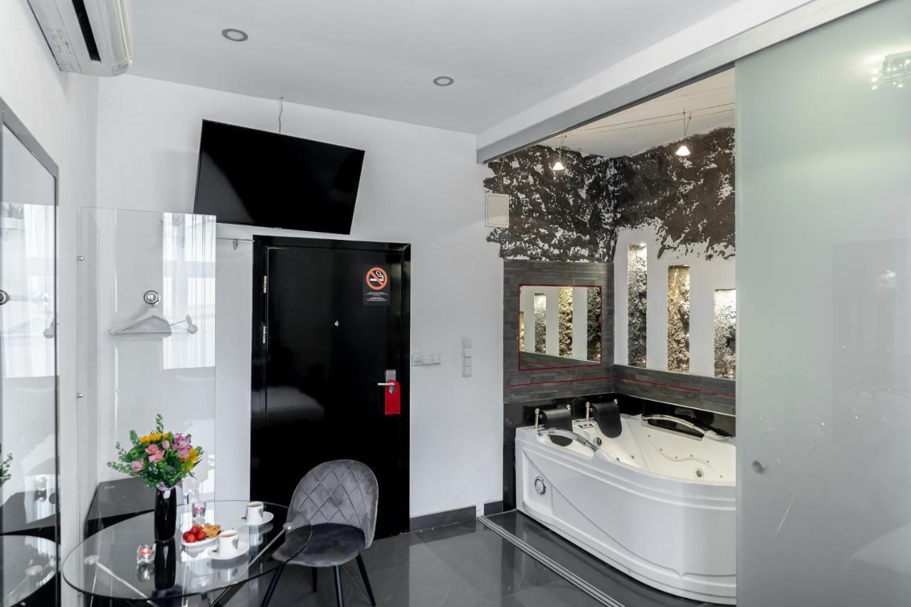 Komorowski Luxury Guest Rooms Krakow Exterior photo