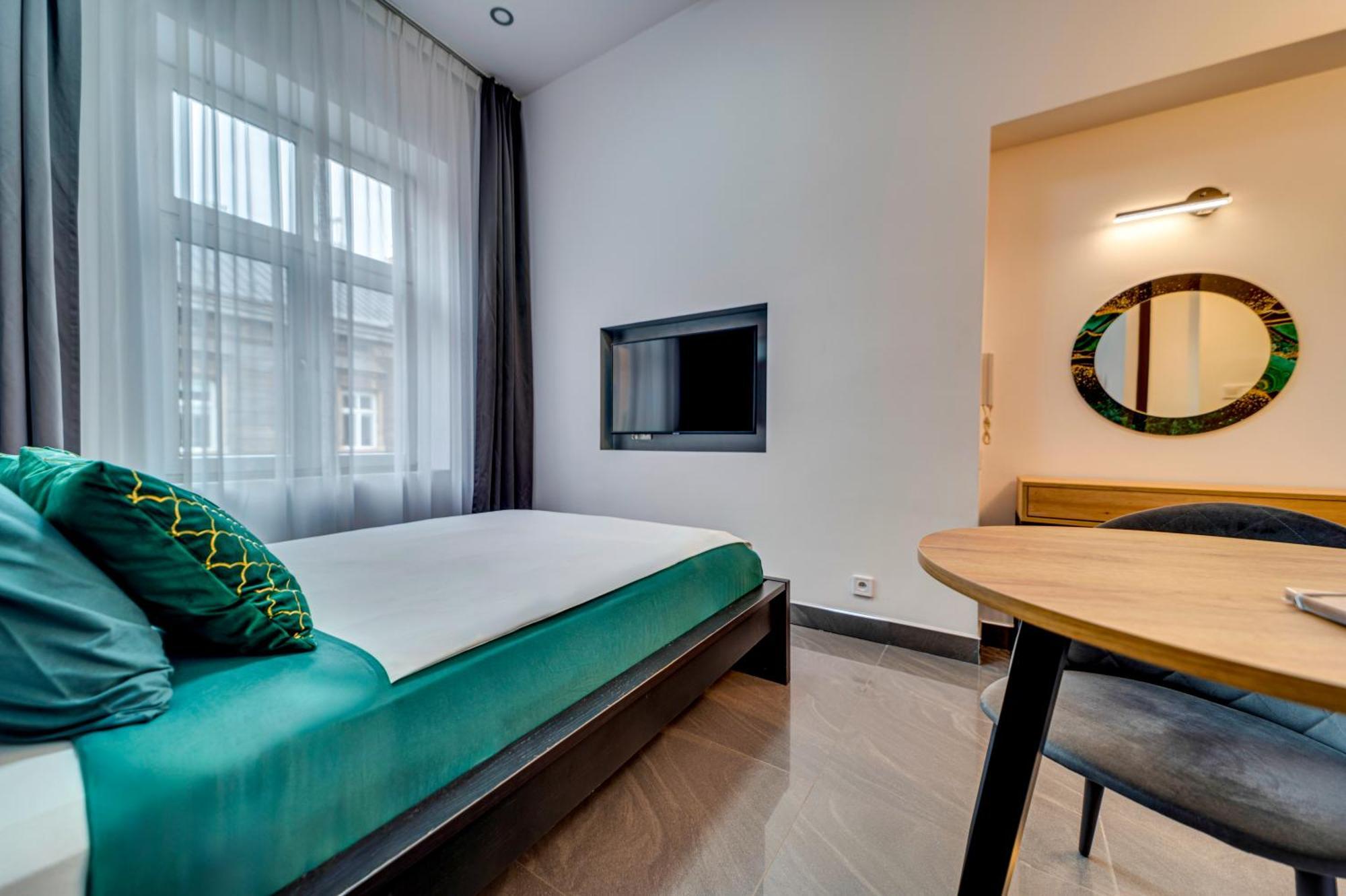 Komorowski Luxury Guest Rooms Krakow Exterior photo