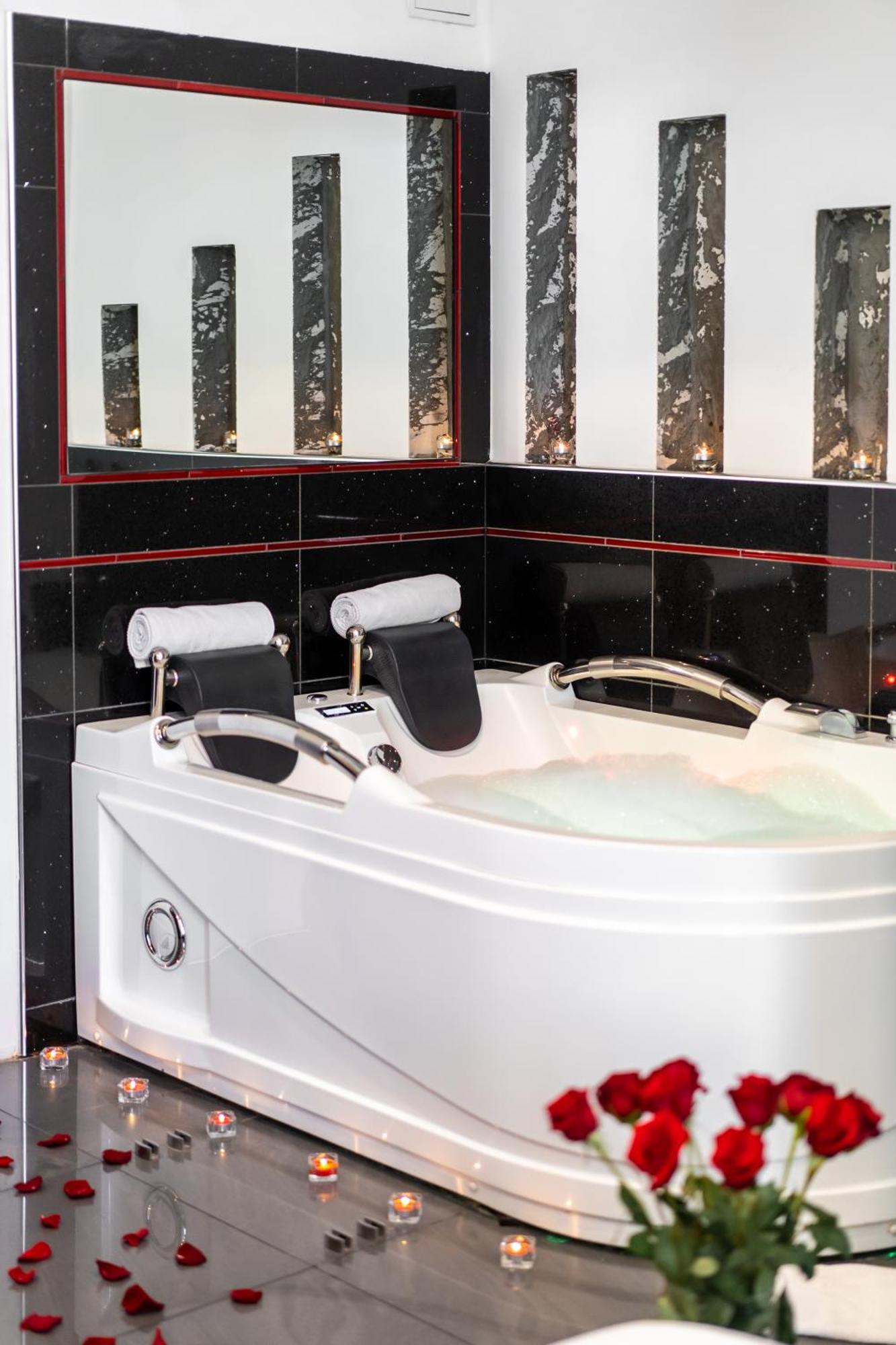 Komorowski Luxury Guest Rooms Krakow Exterior photo